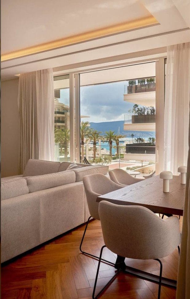 Huoneisto · Tivat
